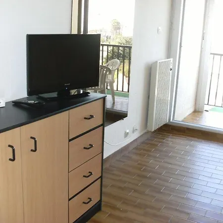 F32 Heliopolis - 2 Personnes Apartment Agde